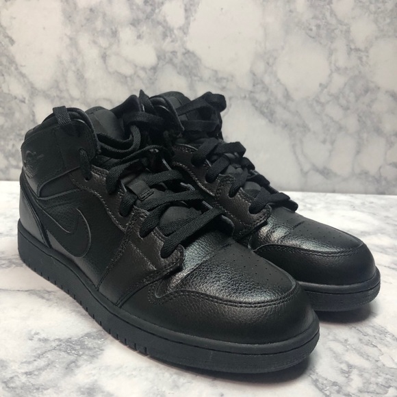 retro 1 triple black